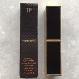 Tom Ford never used lipstick in La Woman 15